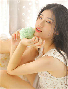 《美女解开奶罩让男人揉-男子的坤坤塞进女子的坤坤》